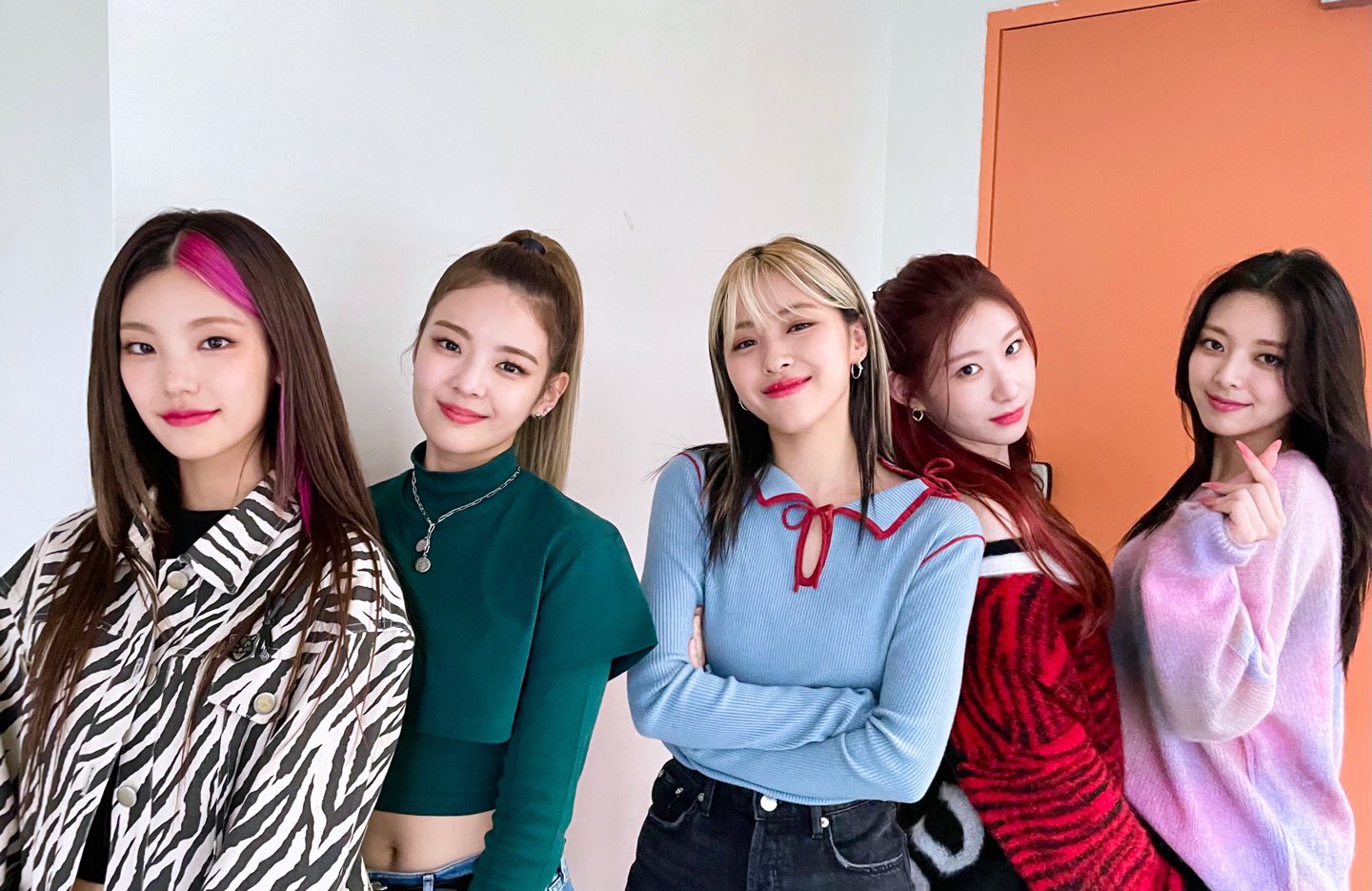 ITZY(イッジ)のメンバー5名の着用アイテムや愛用ブランドを徹底調査！