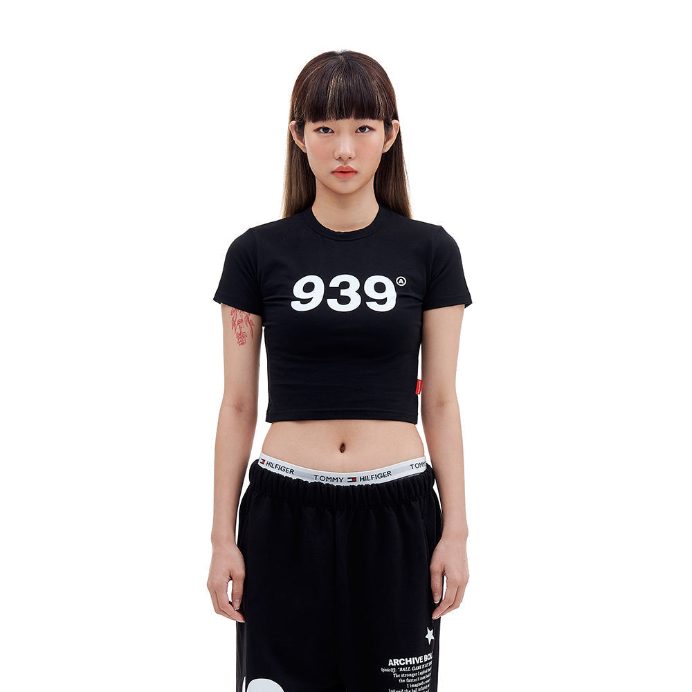 939ロゴクロップＴシャツ / 939 LOGO CROP TOP (BLACK) – 60