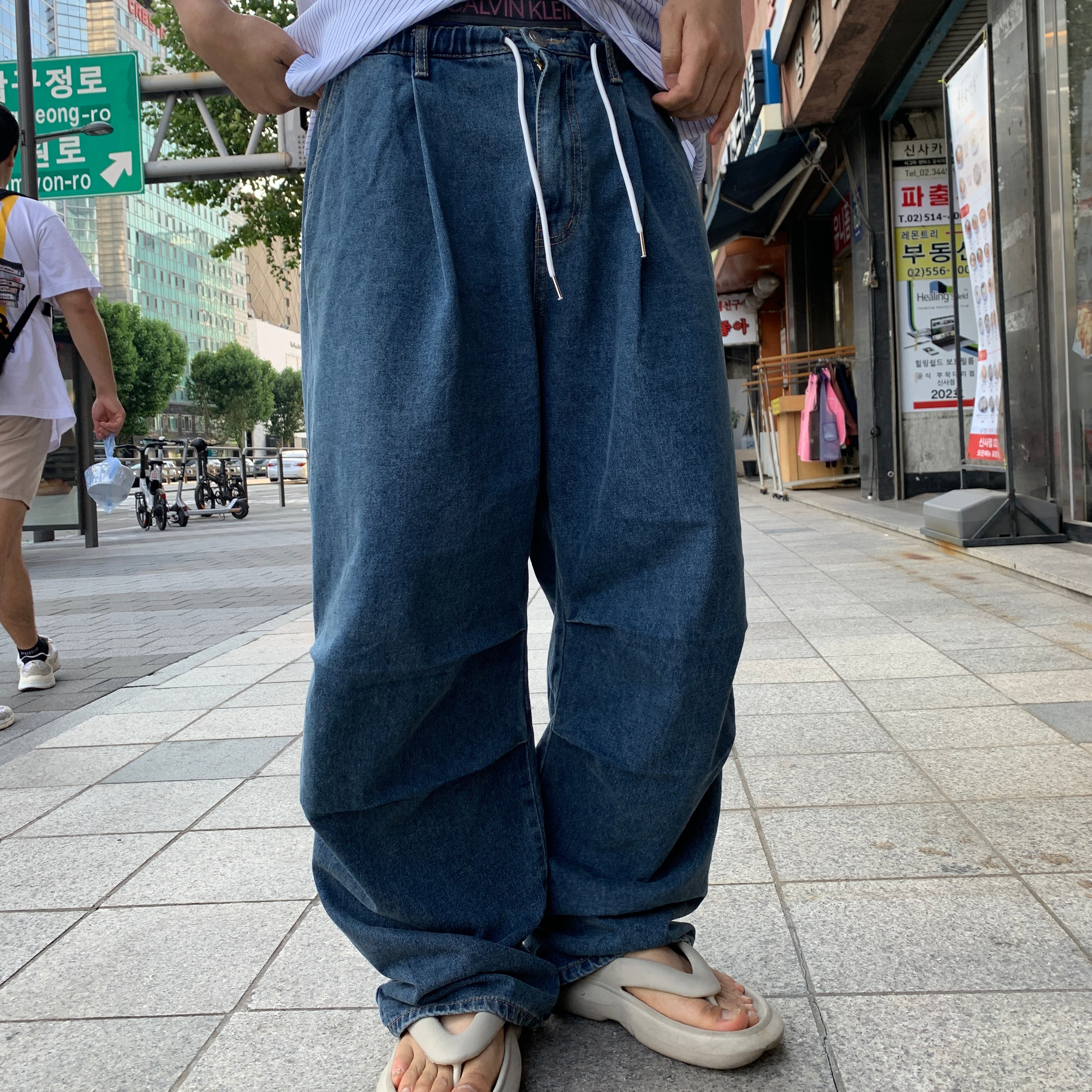 バンディングニータックデニム / Banding knee tuck denimDanjung/ {{ category }}