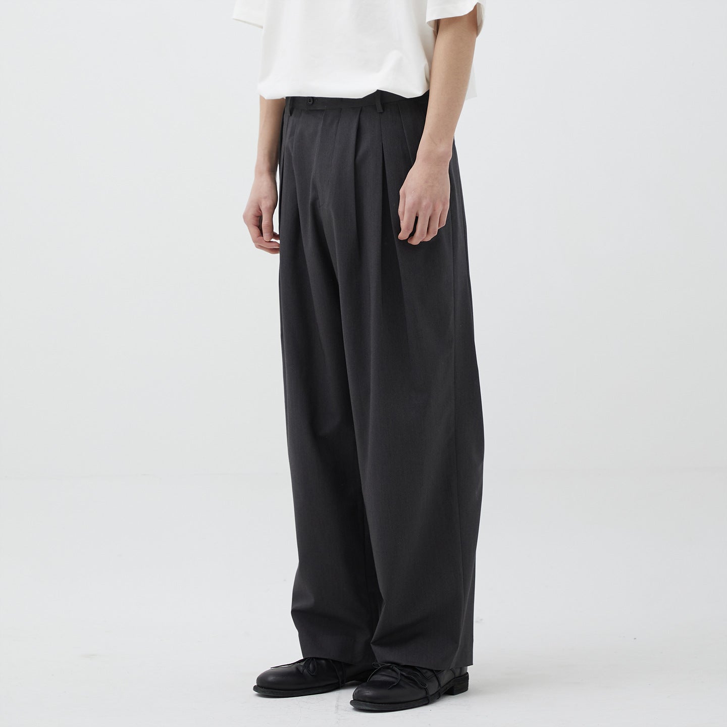 マッドプリーツワイドトラウザーズ / MAD PLEATS WIDE TROUSERS (DARK