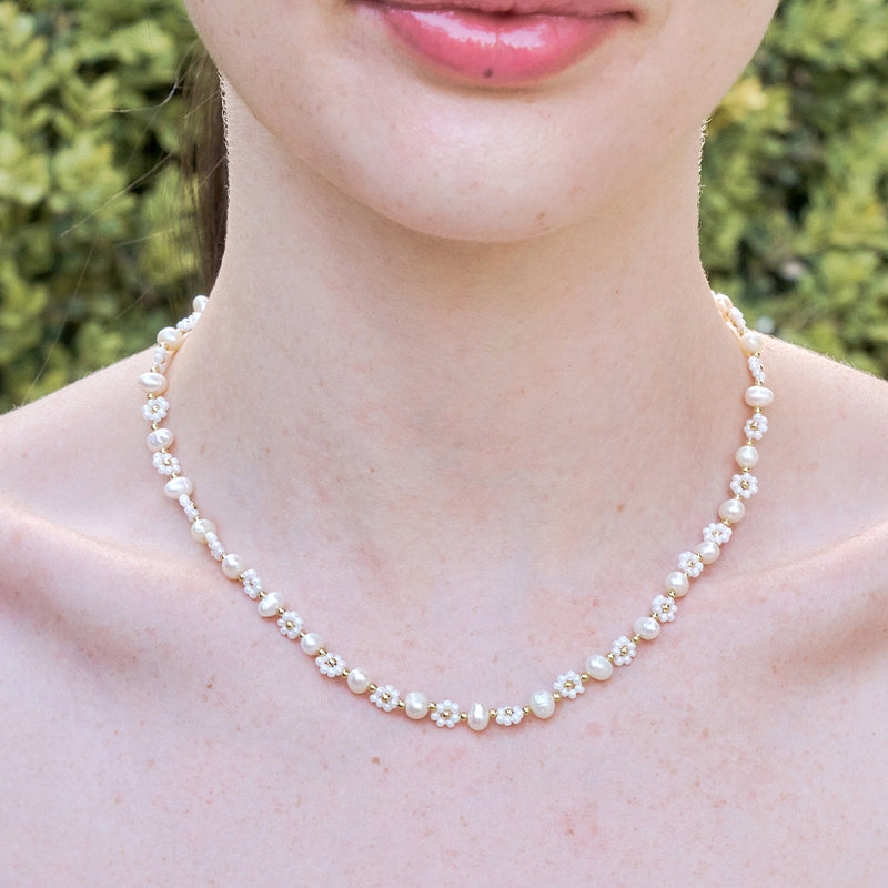 annie pearl flower necklace