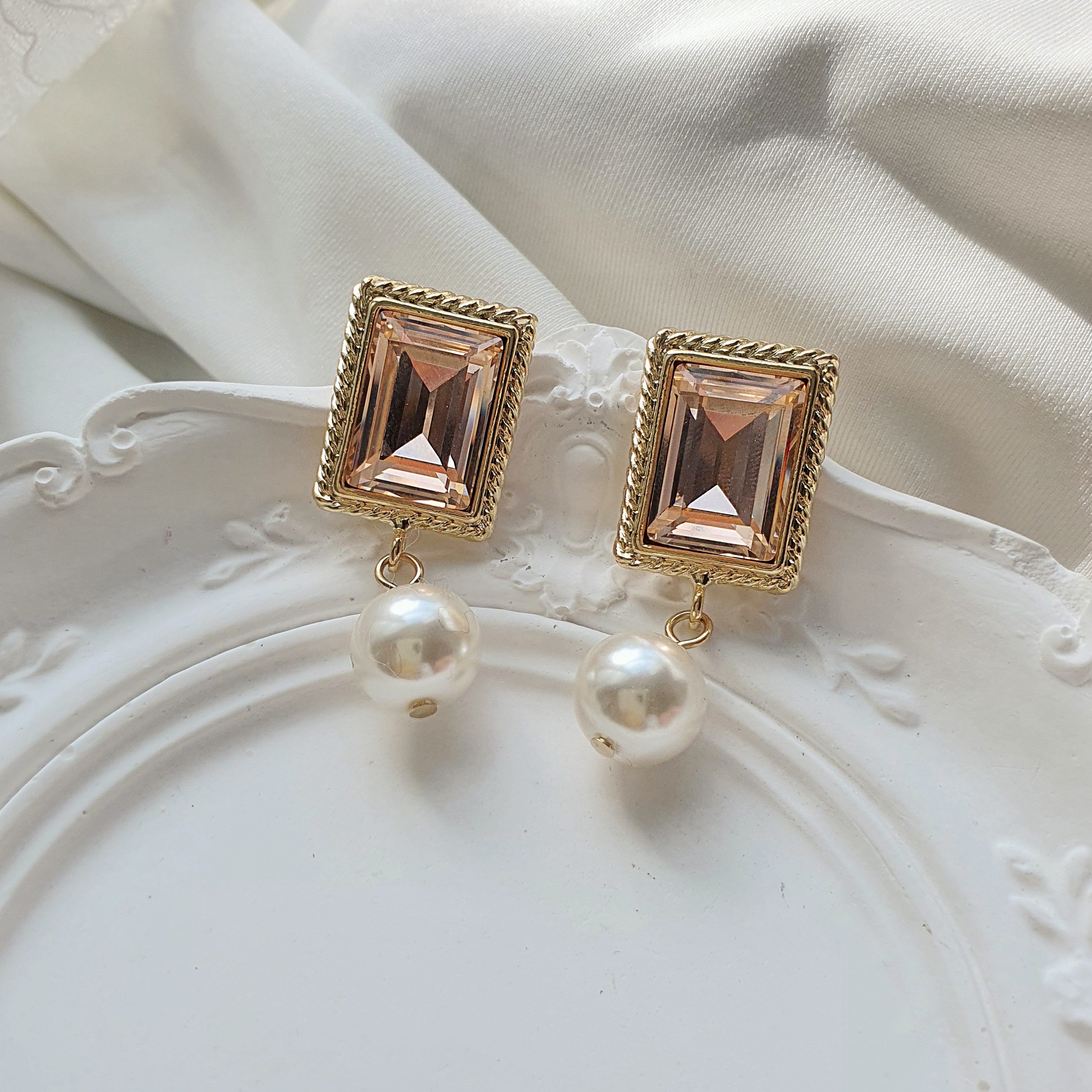 アンティークスクエアピアス / Antique Square Piercing - Peach