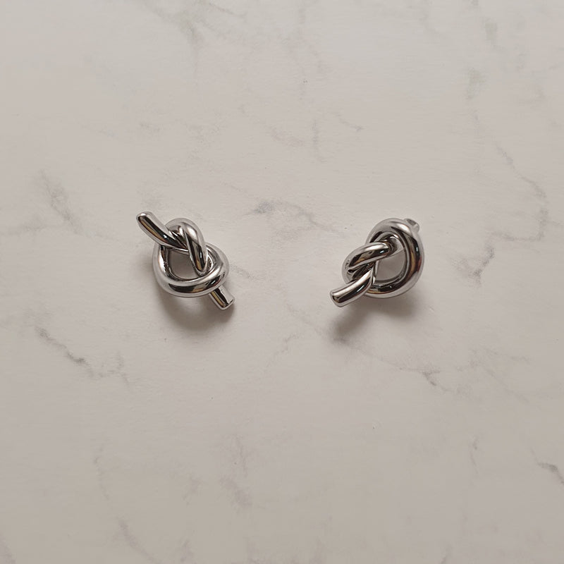 デイリーノットピアス / Daily Knot Piercing - Silver Color