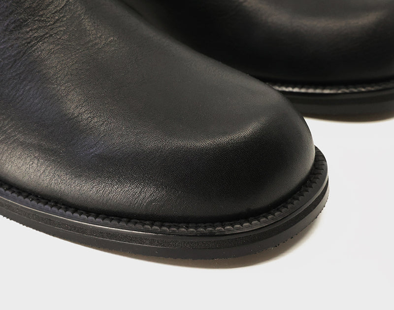Cowhide Gravel Chelsea Boots Black [VIBRAM]