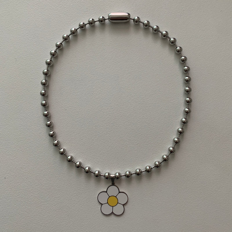 ホワイトフラワーネックレス/white flower necklace