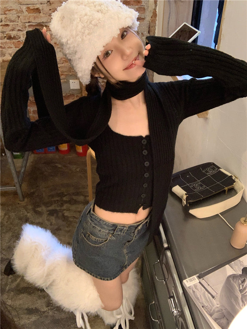 トゥイーティーマフラーニットトップス / Tweety muffler knit top