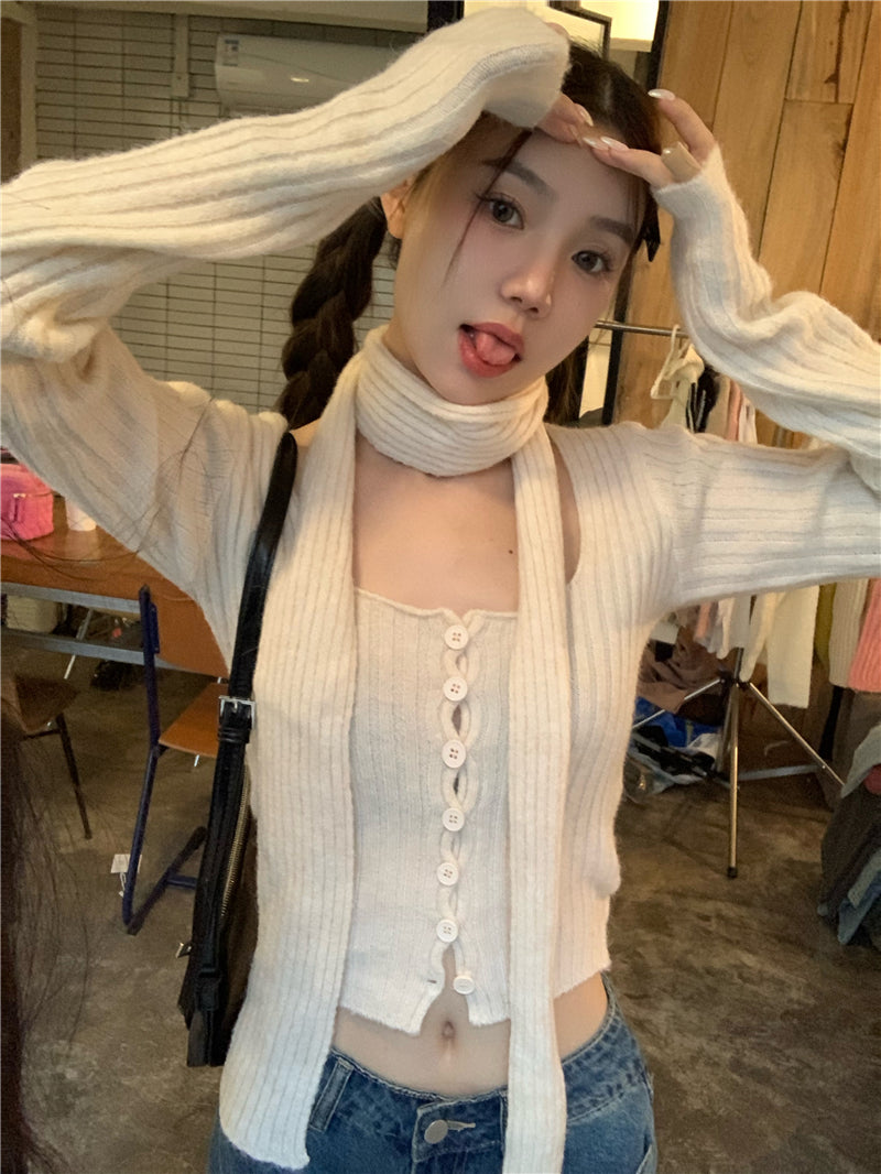 トゥイーティーマフラーニットトップス / Tweety muffler knit top