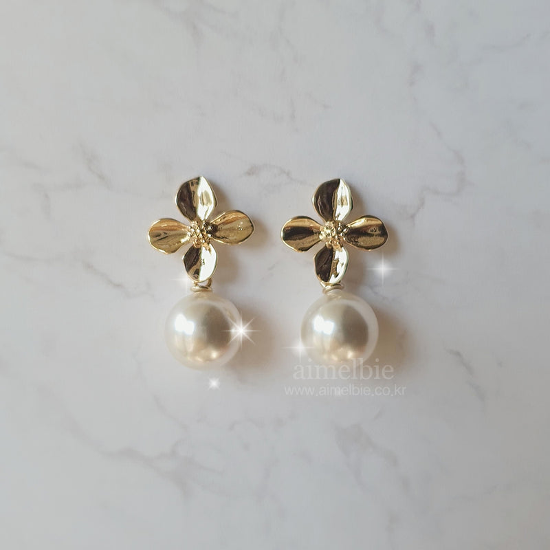 Botanic Flower and Pearl Piercing - Gold Color