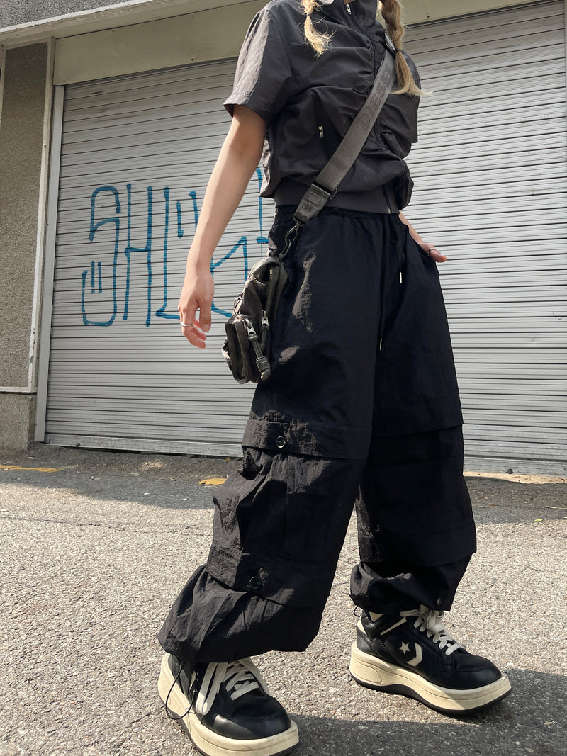 オンラインストア買 Chikashitsu+ coating nylon cargo pants - パンツ