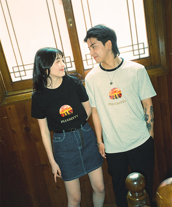 サンセットウィズユービーチプリントTシャツ / Sunset with you beach print T-shirt White melange  [Unisex]PLUCKITTY/ {{ category }}