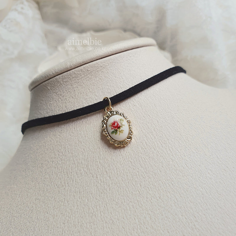 アンティークオーバルチョーカーネックレス - ビンテージローズ / Antique Oval Choker Necklace - Vintage Rose