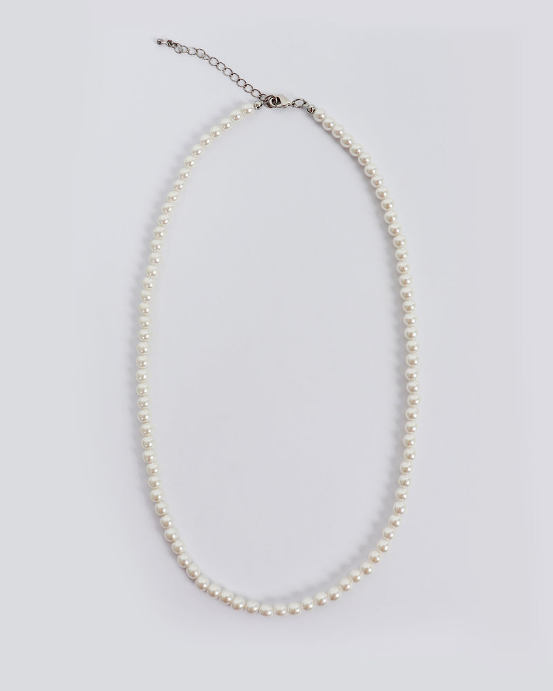contemporary pearl necklace