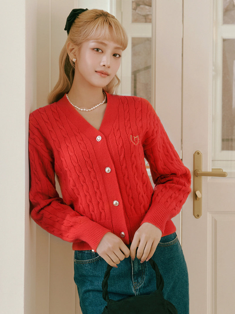 Vネックケーブルカーディガン / V NECK CABLE CARDIGAN RED – 60