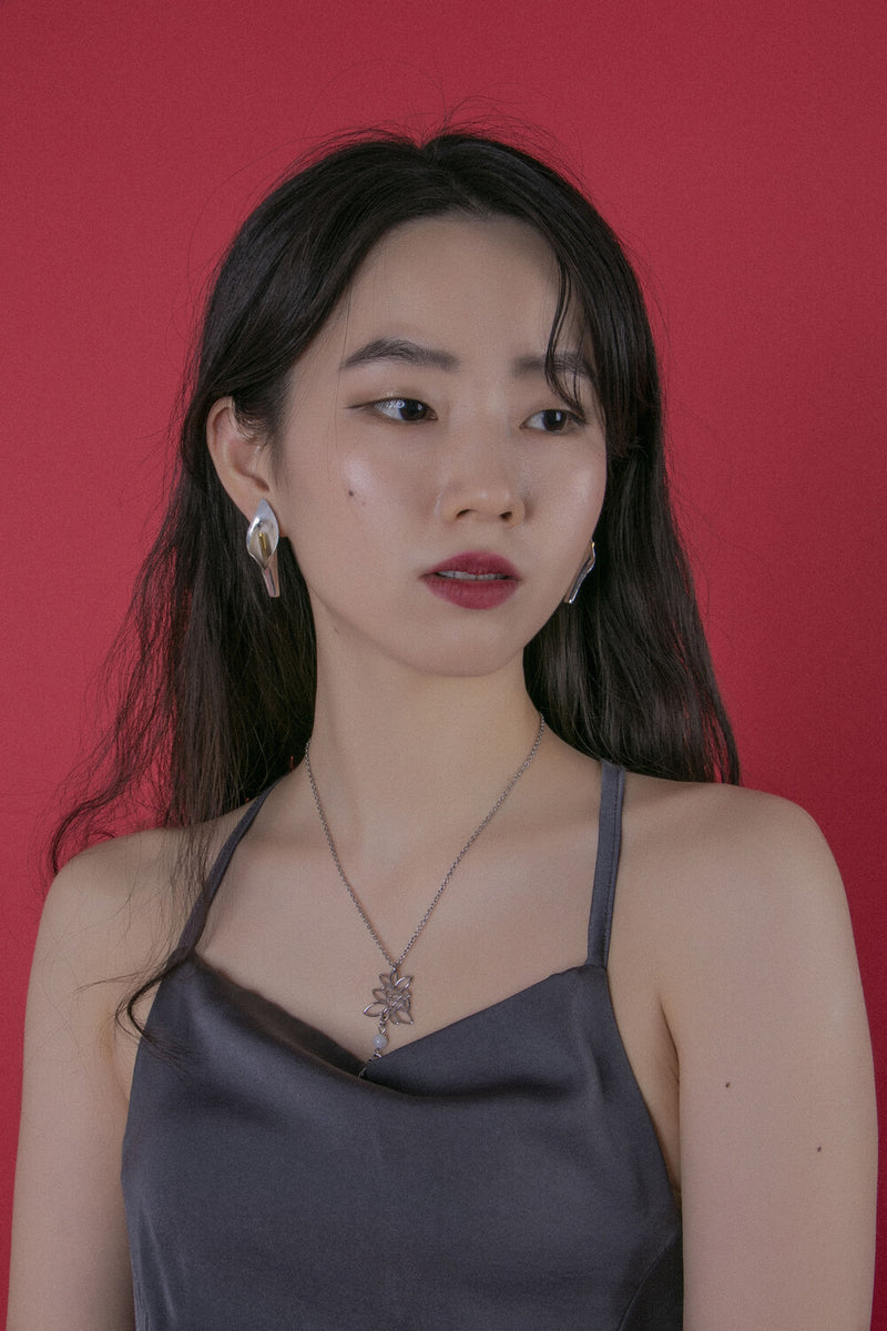 yeonhwa necklace